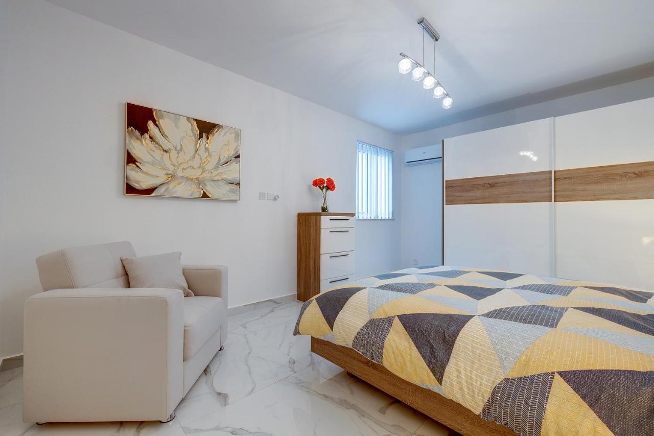 Stylish 2Br Apartment In Central St Julians Saint Julian's エクステリア 写真
