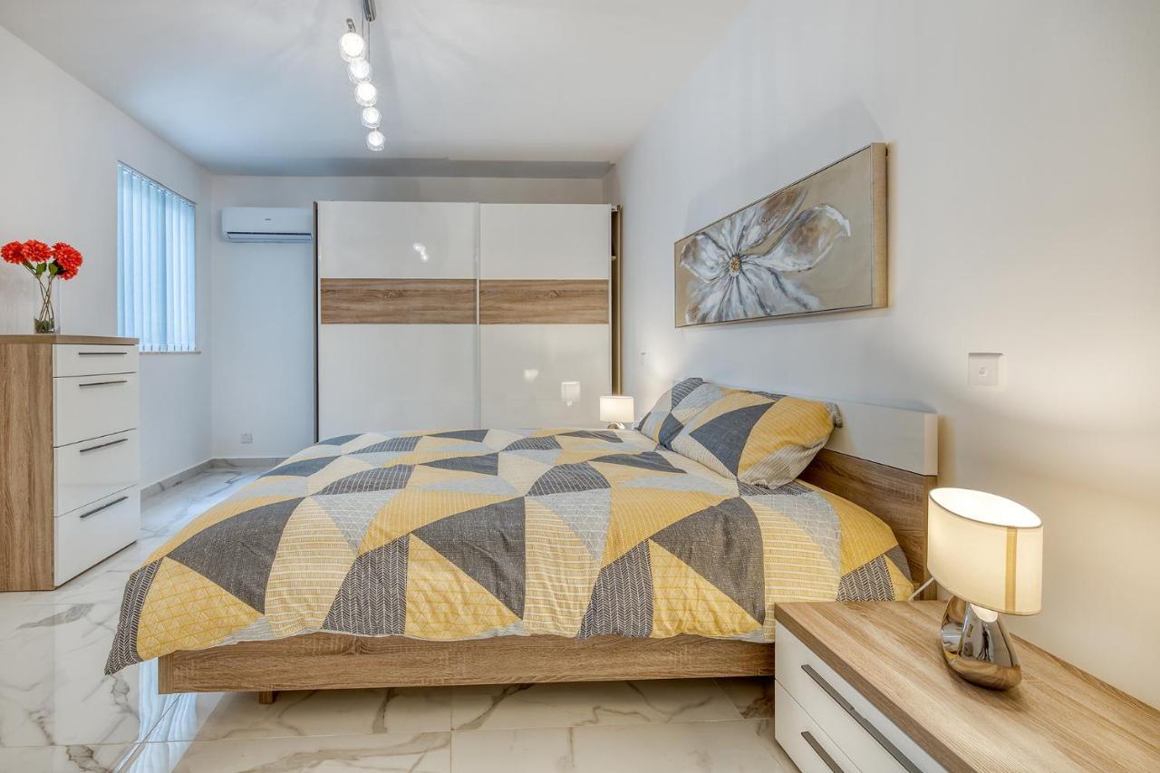 Stylish 2Br Apartment In Central St Julians Saint Julian's エクステリア 写真