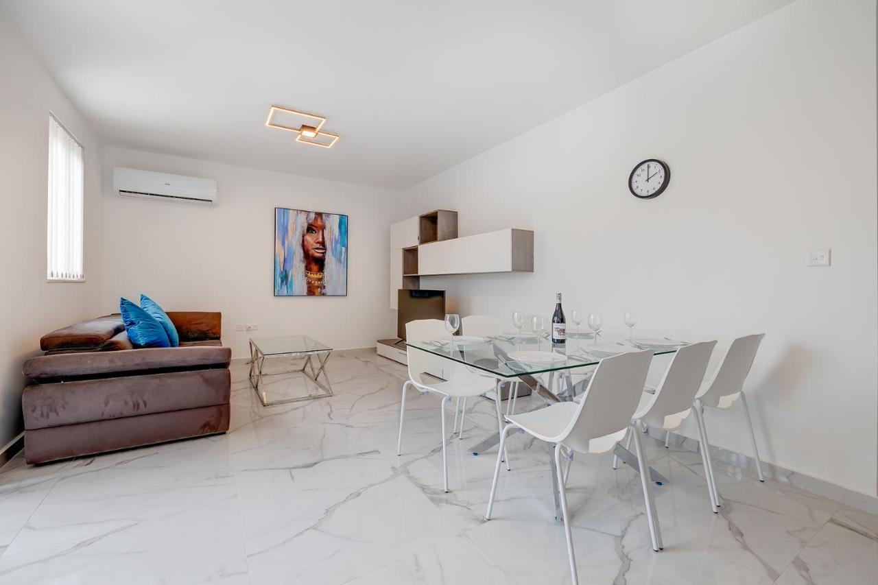 Stylish 2Br Apartment In Central St Julians Saint Julian's エクステリア 写真